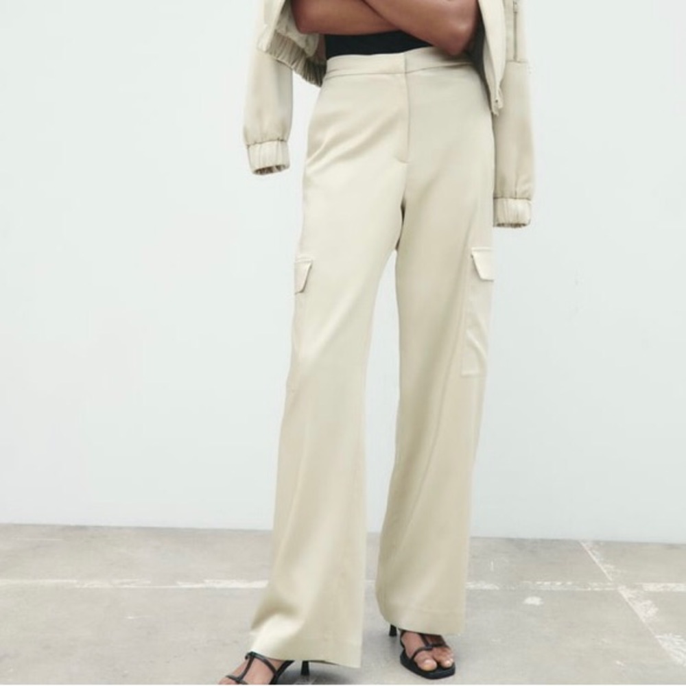 NWT Zara Satin effect beige / cream / light gold cargo pants XS